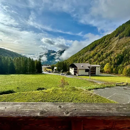Les Granges D'arvieux Vue Sur Le Queyras *